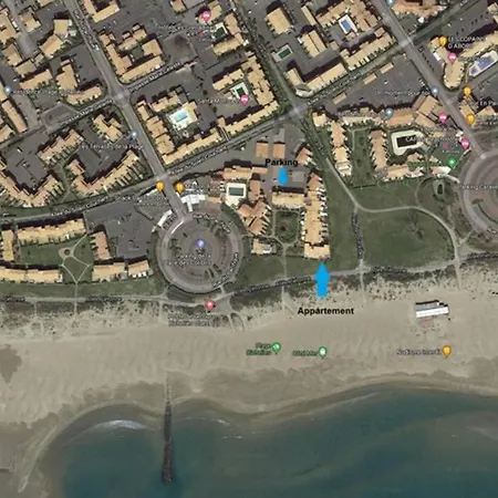 3 Pieces Avec Piscine Face A La *