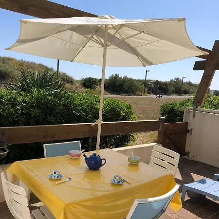 3 Pieces Avec Piscine Face A La