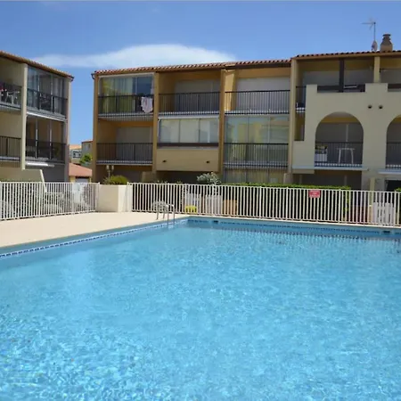 3 Pieces Avec Piscine Face A La *