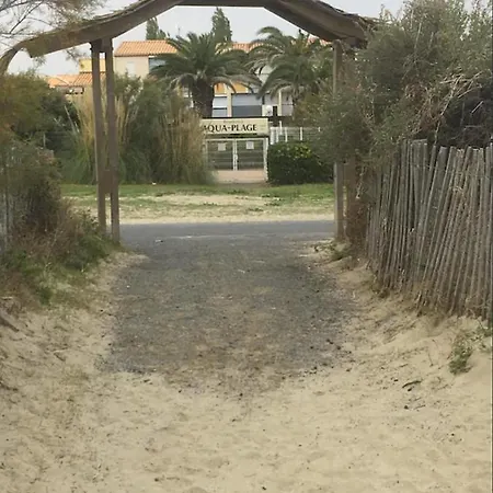 3 Pieces Avec Piscine Face A La