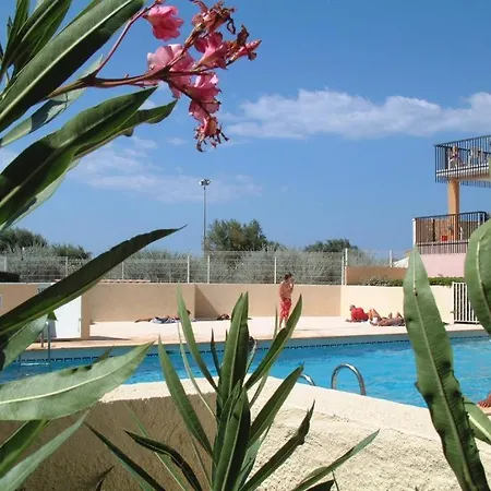 3 Pieces Avec Piscine Face A La Apartman Agde