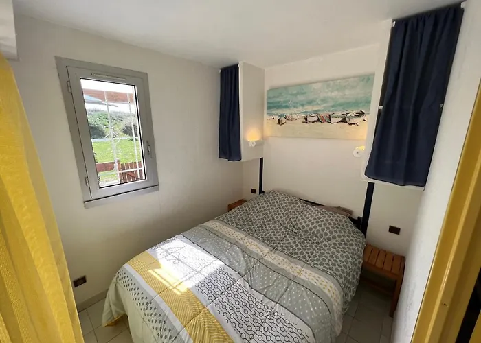 3 Pieces Avec Piscine Face A La Apartment *