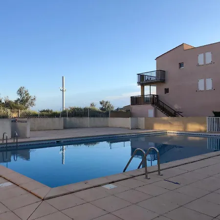 3 Pieces Avec Piscine Face A La * 아그