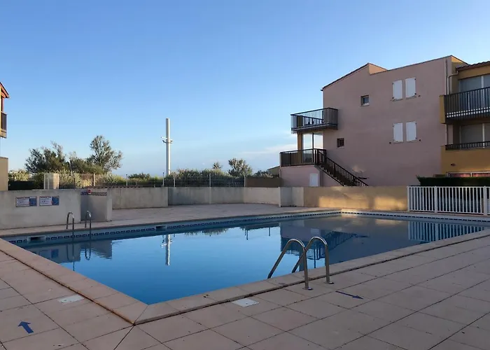 3 Pieces Avec Piscine Face A La * Agde