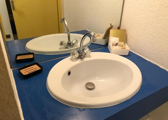 3 Pieces Avec Piscine Face A La Agde